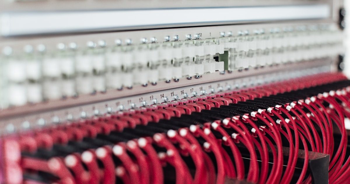 FXVPS vs MetaTrader VPS: What MetaQuotes' Own Hosting Won't Let You Do